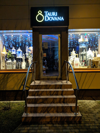 Dovana, salonas, Taurunija mieste Gargzdai